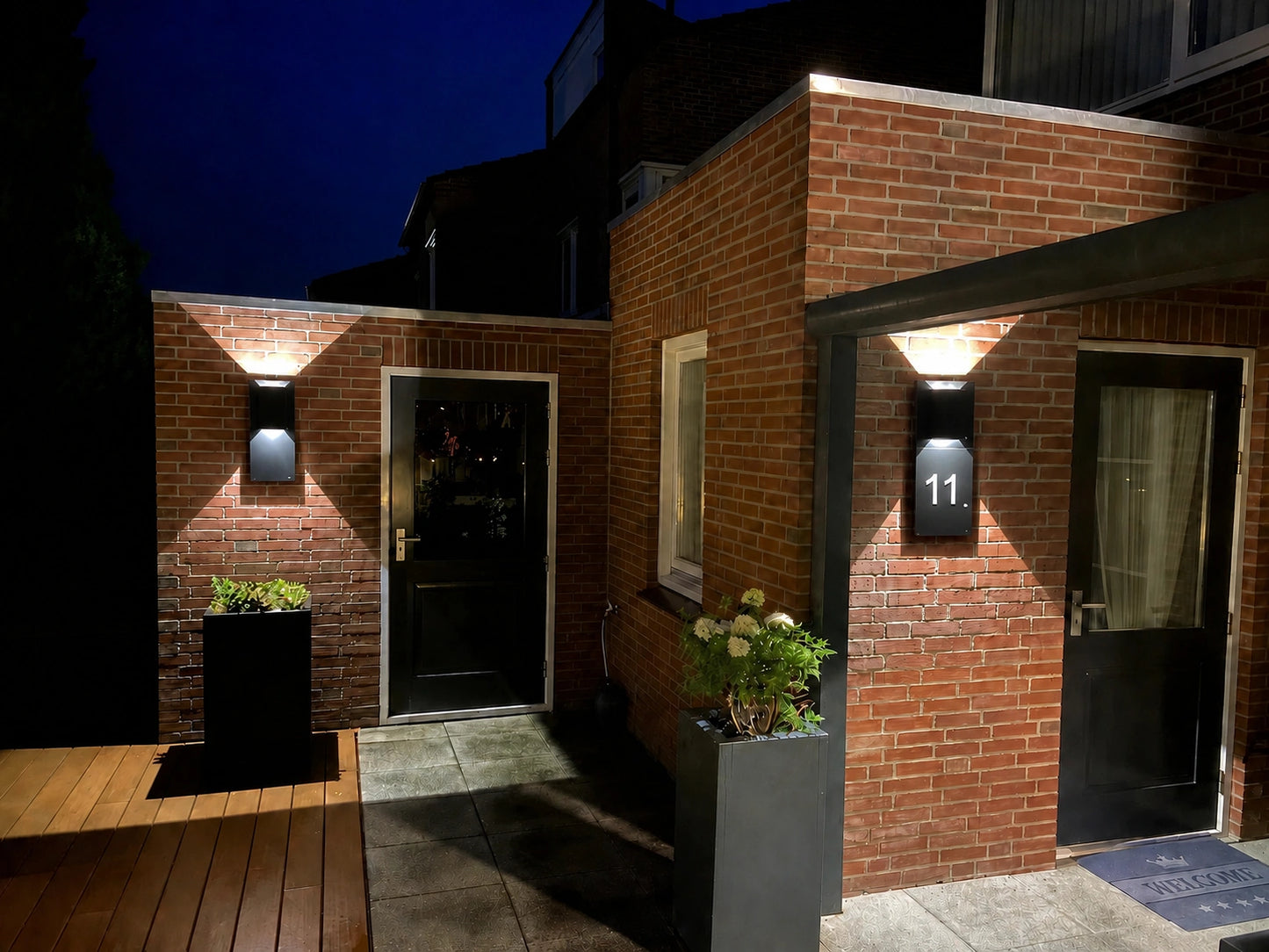 Aluminium wandlamp met huisnummer 500mm sfeer