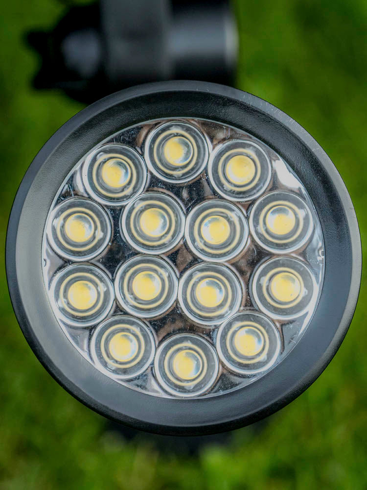 Close up armatuur Iplux Tuinspot Solar