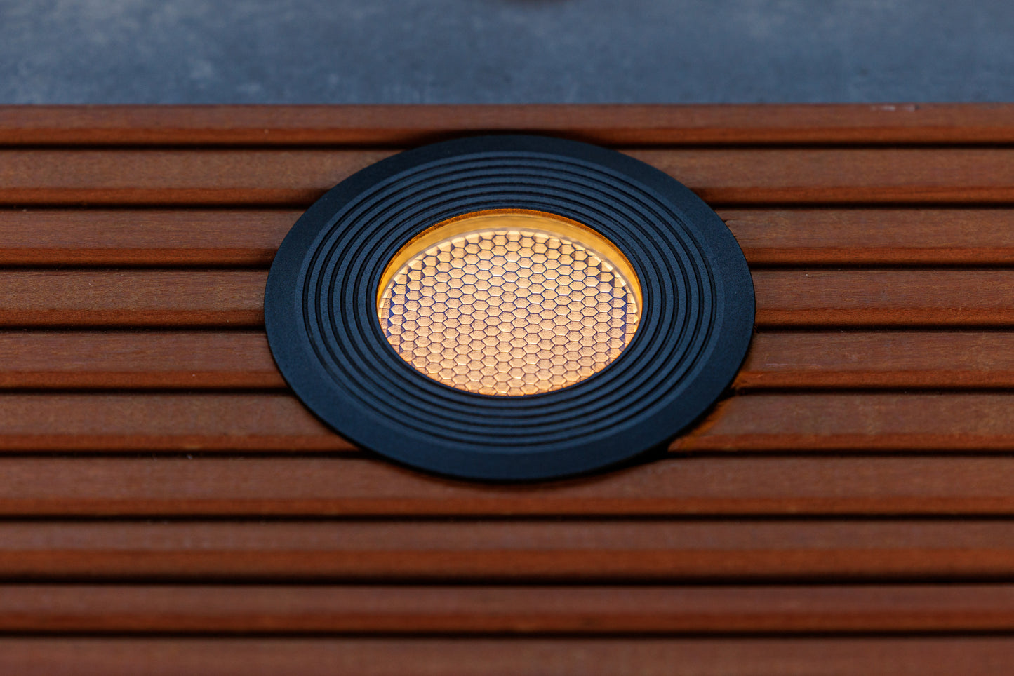 Lightpro 12 volt tuinverlichting Onyx 90 RA honing sfeer